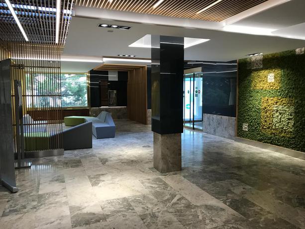 Imagen general del Hotel Puerta De Segovia. Foto 12