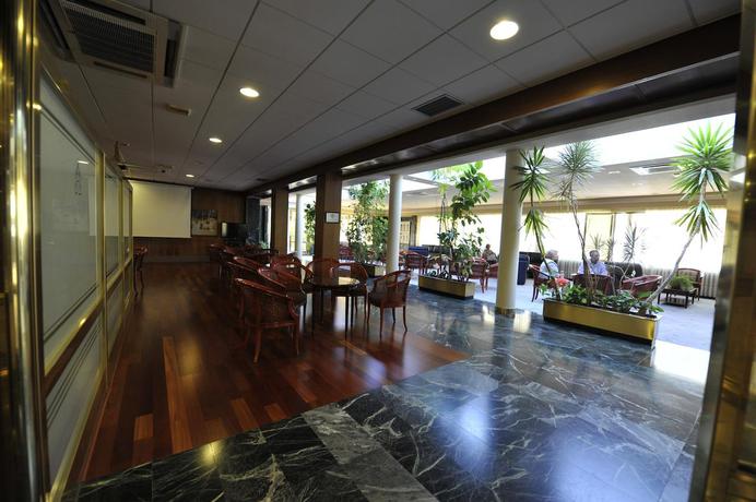 Imagen general del Hotel Puerta De Segovia. Foto 18