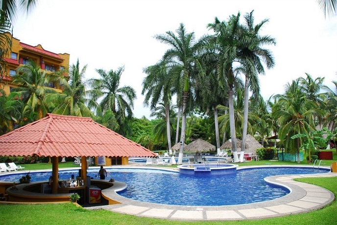 Imagen de la piscina del Hotel Puerta Del Mar, Ixtapa Zihuatanejo. Foto 14