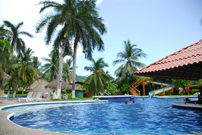 Imagen de la piscina del Hotel Puerta Del Mar, Ixtapa Zihuatanejo. Foto 15