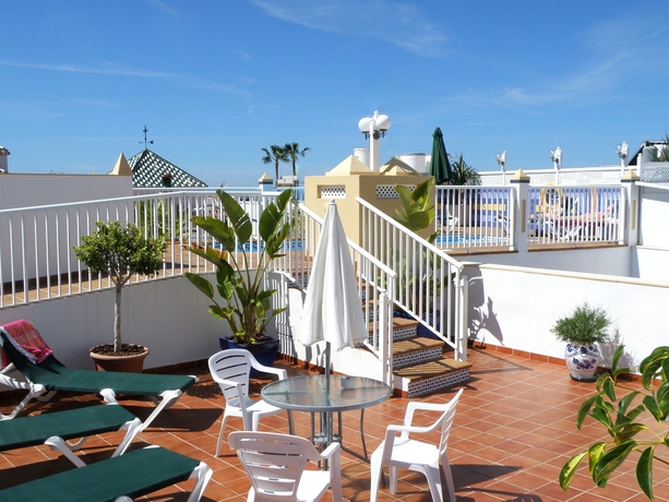 Imagen de los exteriores del Hotel Puerta Del Mar, Nerja. Foto 9