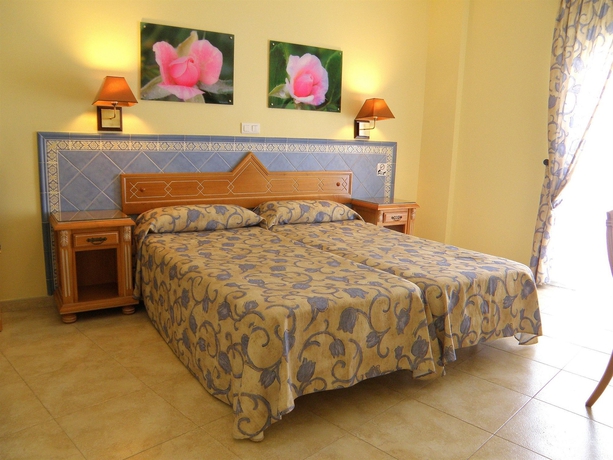 Imagen de la habitación del Hotel Puerta Del Mar, Nerja. Foto 6