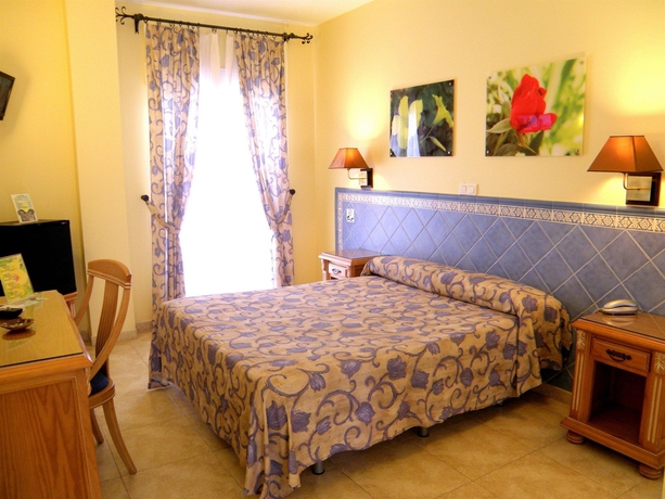 Imagen de la habitación del Hotel Puerta Del Mar, Nerja. Foto 7