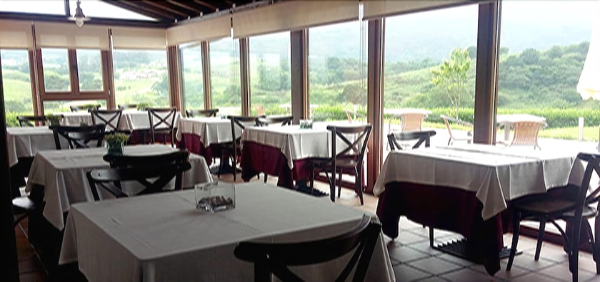 Imagen de los interiores del Hotel Puerta Del Oriente. Foto 18