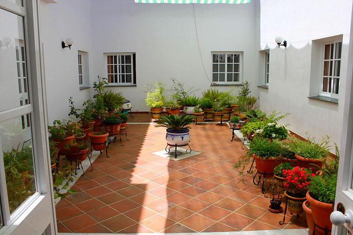 Imagen general del Hotel Puerta Del Parque. Foto 4