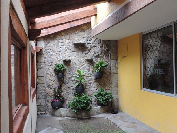 Imagen de los interiores del Hotel Puerta Del Sol, Baños. Foto 17