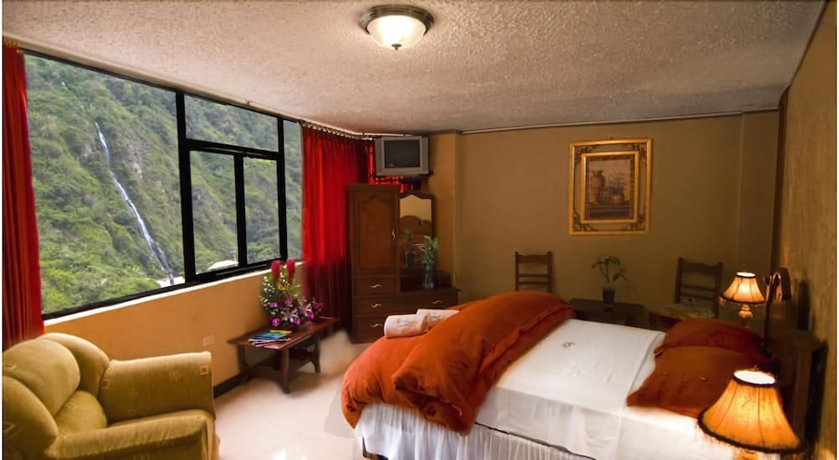 Imagen general del Hotel Puerta Del Sol, Baños de Agua Santa. Foto 1