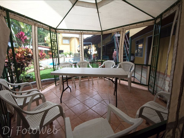 Imagen de los exteriores del Hotel Puerta Del Sol, Cariari. Foto 8