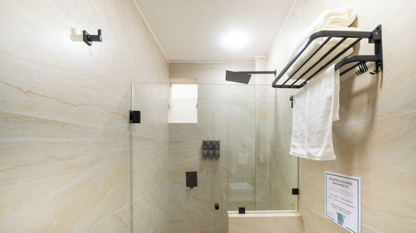 Imagen de la habitación del Hotel Puerta Gala 2903. Foto 5