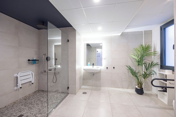 Imagen de la habitación del Hotel Puerta Real. Foto 16