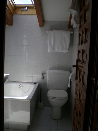 Imagen de la habitación del Hotel Puerta Romeros. Foto 9
