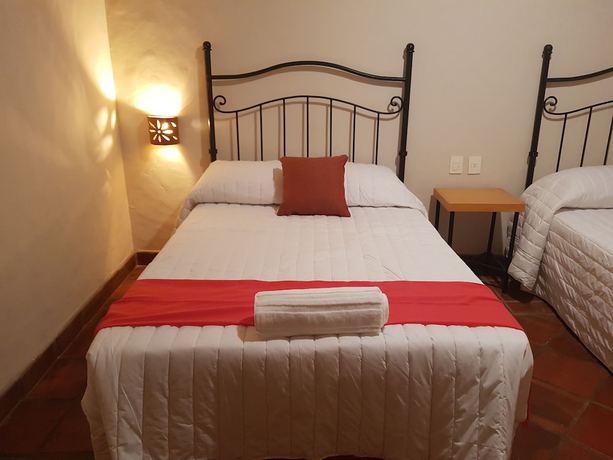 Imagen de la habitación del Hotel Puerta San Pedro. Foto 4