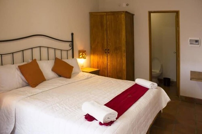 Imagen de la habitación del Hotel Puerta San Pedro. Foto 6