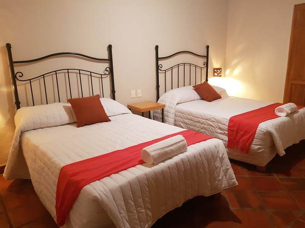 Imagen de la habitación del Hotel Puerta San Pedro. Foto 8