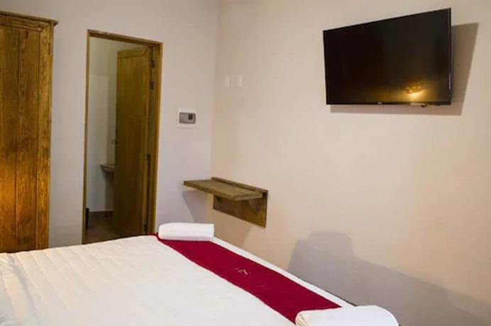 Imagen de la habitación del Hotel Puerta San Pedro. Foto 11