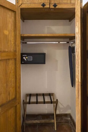 Imagen de la habitación del Hotel Puerta San Pedro. Foto 14