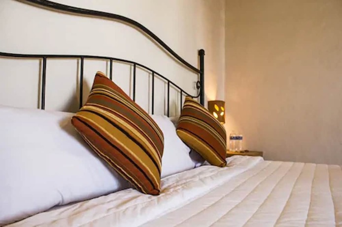 Imagen de la habitación del Hotel Puerta San Pedro. Foto 15