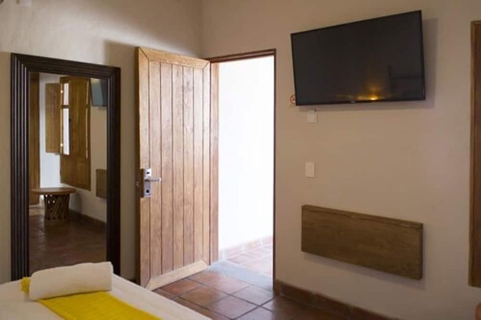Imagen de la habitación del Hotel Puerta San Pedro. Foto 16