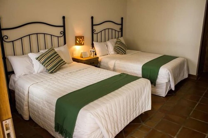 Imagen de la habitación del Hotel Puerta San Pedro. Foto 17