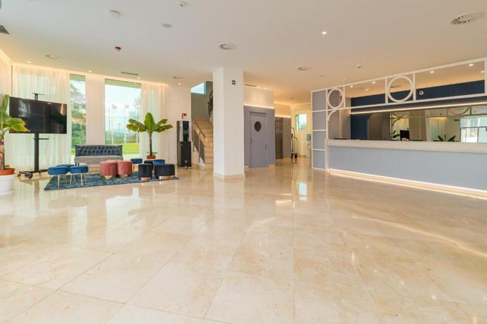 Imagen de los interiores del Hotel Puerta Santander. Foto 19