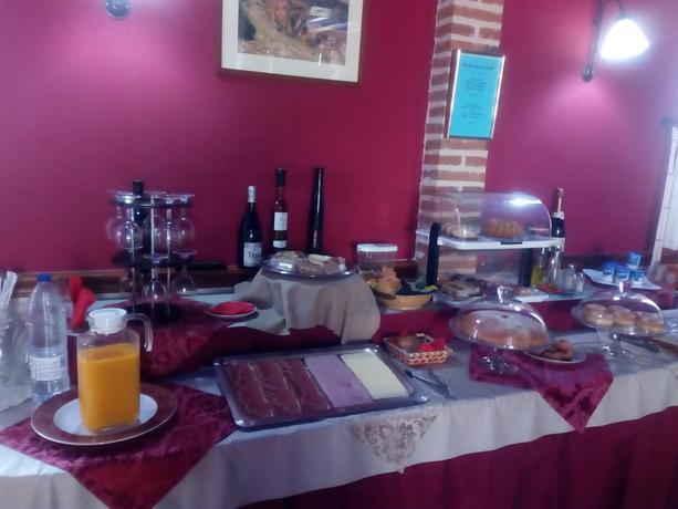 Imagen general del Hotel Puerta Sepúlveda. Foto 13