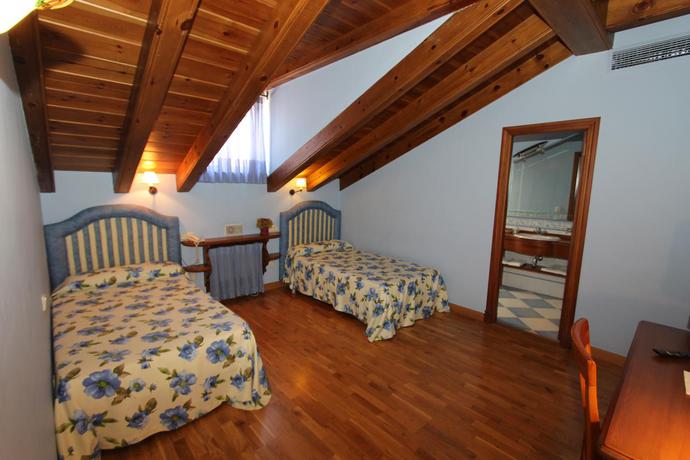 Imagen general del Hotel Puerta Sepúlveda. Foto 17