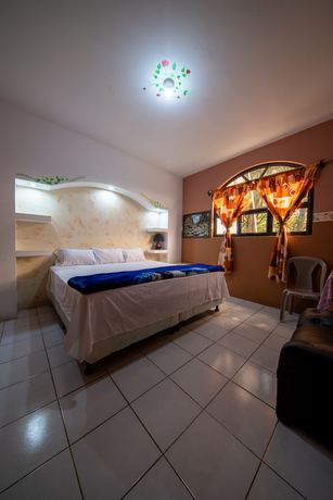 Imagen de la habitación del Hotel Puerta al Cielo. Foto 13