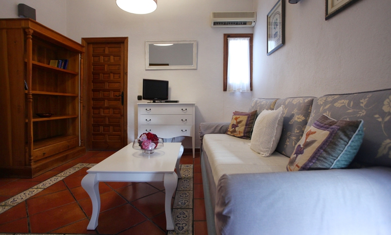 Imagen de los interiores del Hotel Puerta de Aduares. Foto 12