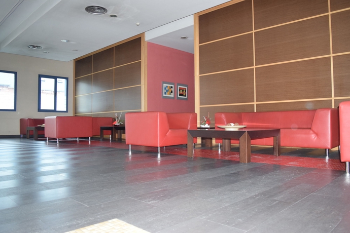 Imagen de los interiores del Hotel Puerta de Alcalá. Foto 8