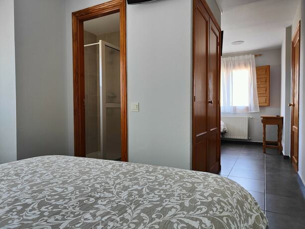 Imagen de la habitación del Hotel Puerta de Javalambre. Foto 19