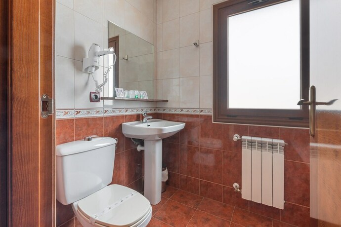 Imagen general del Hotel Puerta de Javalambre. Foto 8