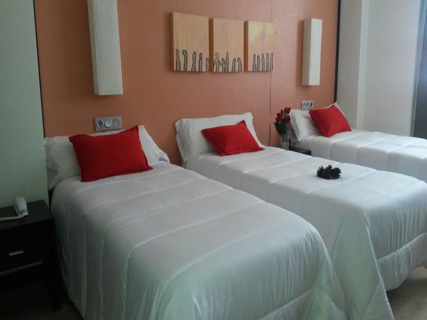 Imagen de la habitación del Hotel Puerta de Ocaña. Foto 3
