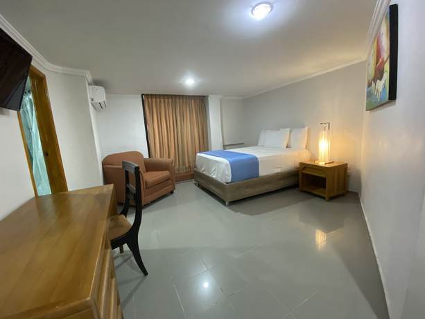 Imagen de la habitación del Hotel Puerta de Oro. Foto 2
