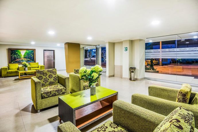 Imagen de los interiores del Hotel Puerta de Oro. Foto 14