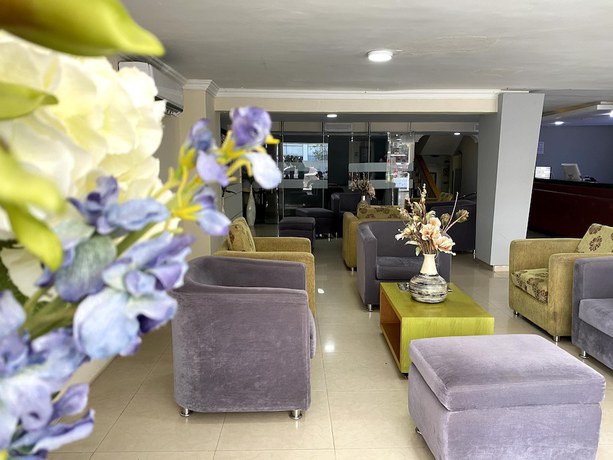 Imagen de los interiores del Hotel Puerta de Oro. Foto 20