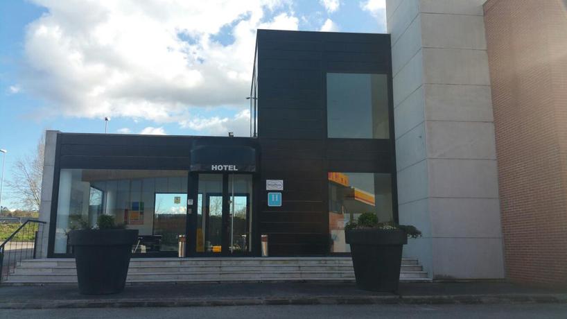 Imagen general del Hotel Puerta de Santillana. Foto 5