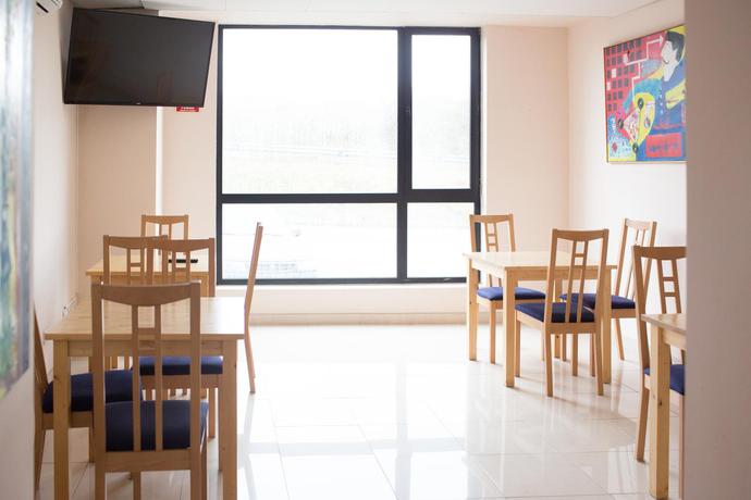 Imagen general del Hotel Puerta de Santillana. Foto 10