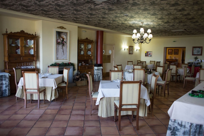 Imagen del bar/restaurante del Hotel Puerta de la Villa. Foto 4