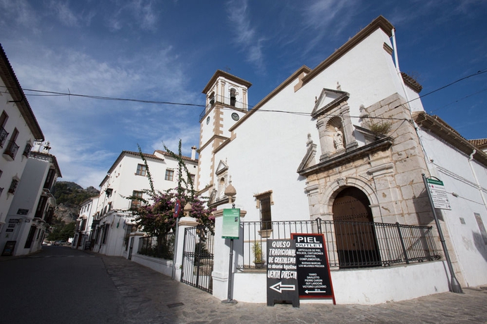 Imagen de los exteriores del Hotel Puerta de la Villa. Foto 11