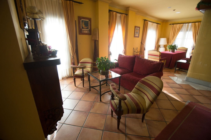 Imagen de los interiores del Hotel Puerta de la Villa. Foto 15