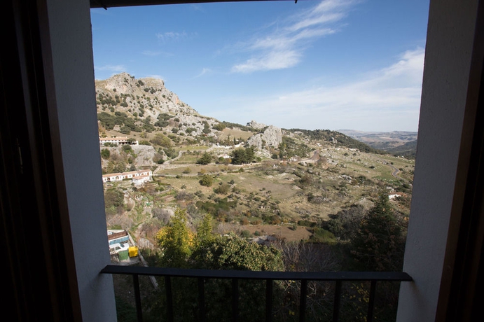 Imagen de la habitación del Hotel Puerta de la Villa. Foto 9