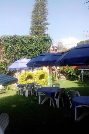 Imagen de los exteriores del Hotel Puerta del Cielo. Foto 11