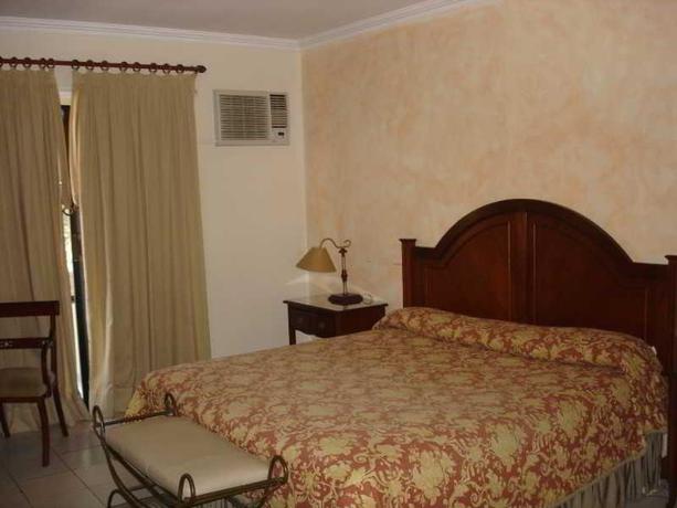 Imagen de la habitación del Hotel Puerta del Rey. Foto 3