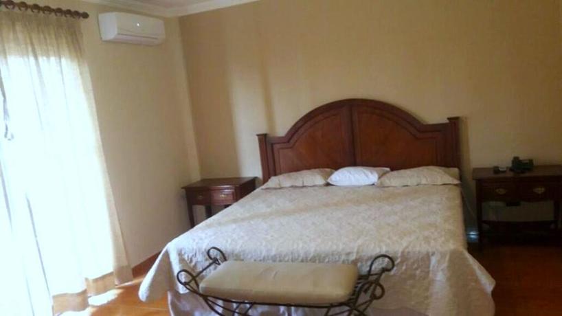 Imagen de la habitación del Hotel Puerta del Rey. Foto 5