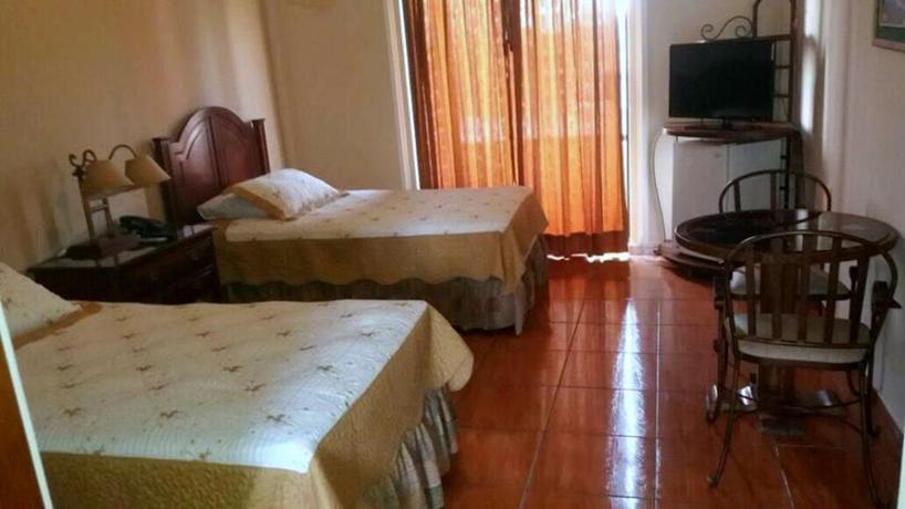 Imagen de la habitación del Hotel Puerta del Rey. Foto 6