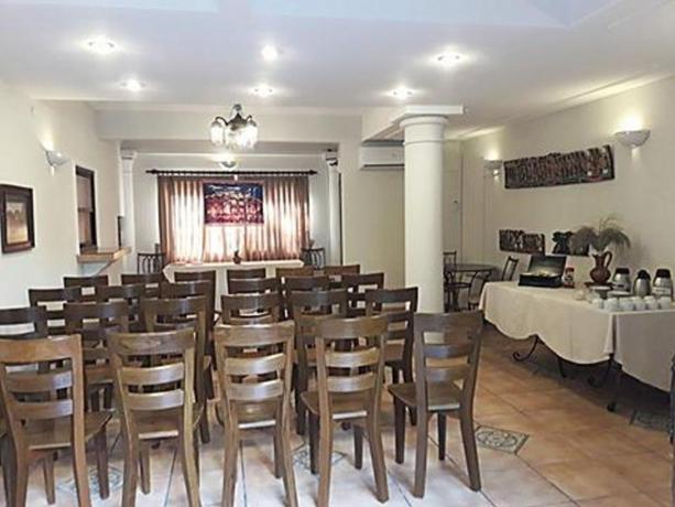 Imagen de los interiores del Hotel Puerta del Rey. Foto 10