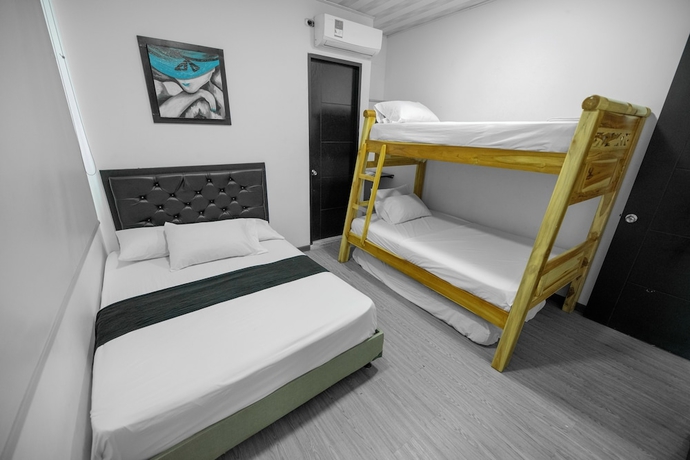 Imagen de la habitación del Hotel Puerta del Sol de Uraba. Foto 6