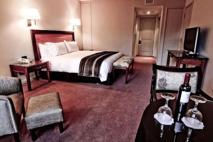 Imagen de la habitación del Hotel Puerta del Sur. Foto 9