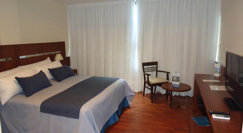 Imagen general del Hotel Puerto Amarras. Foto 4