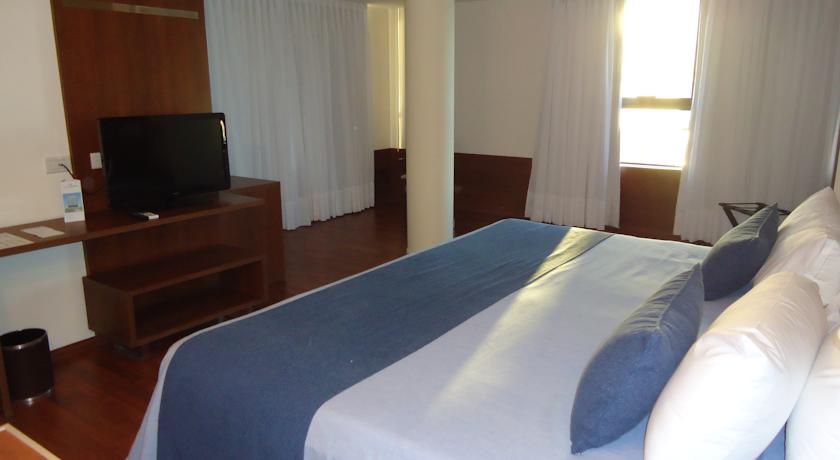 Imagen general del Hotel Puerto Amarras. Foto 9